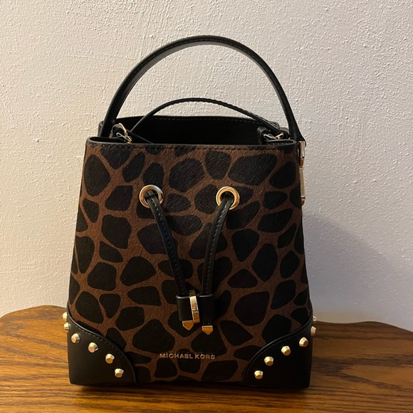 MICHAEL Michael Kors Mercer Gallery Convertible Shoulder Bag - Picture 1 of 7